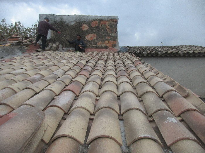 Artisan couvreur Aix-en-Provence — intervention toiture Les Maisons Vertes Provençales