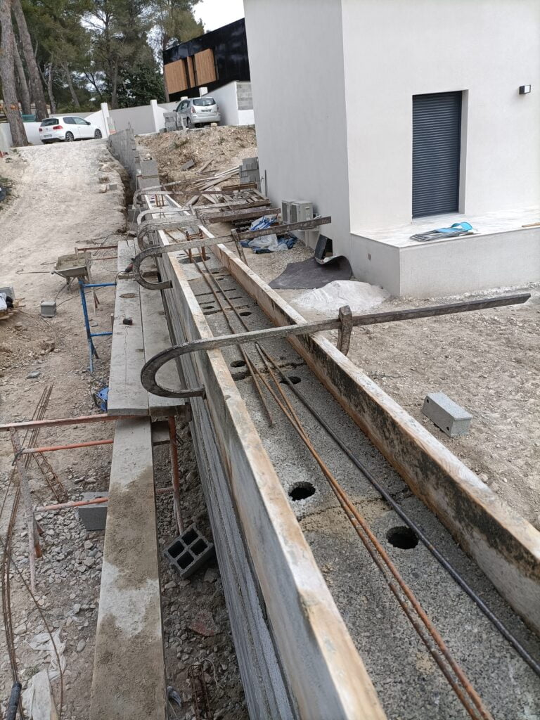 Maçon à Aix-en-Provence sur chantier — Les Maisons Vertes Provençales