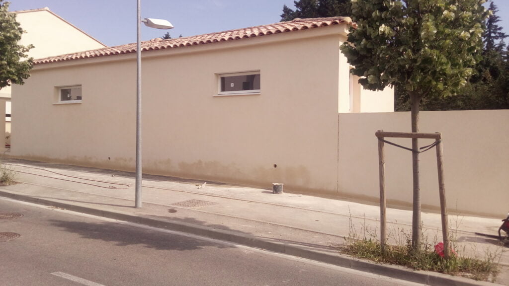 Construction mur de soutènement et villa — chantier béton armé