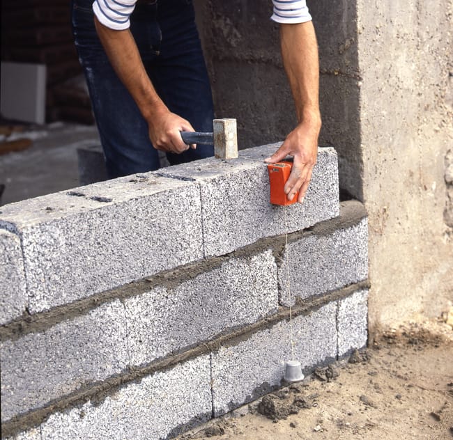 Travaux construction Marseille décennale · gros œuvre parpaing chaîné conformité Eurocode 8 · LMVP