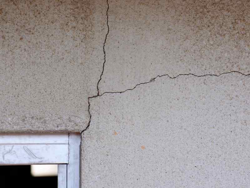 Sondage géotechnique à la tarière sur un terrain à bâtir en zone argileuse provençale, étude G2