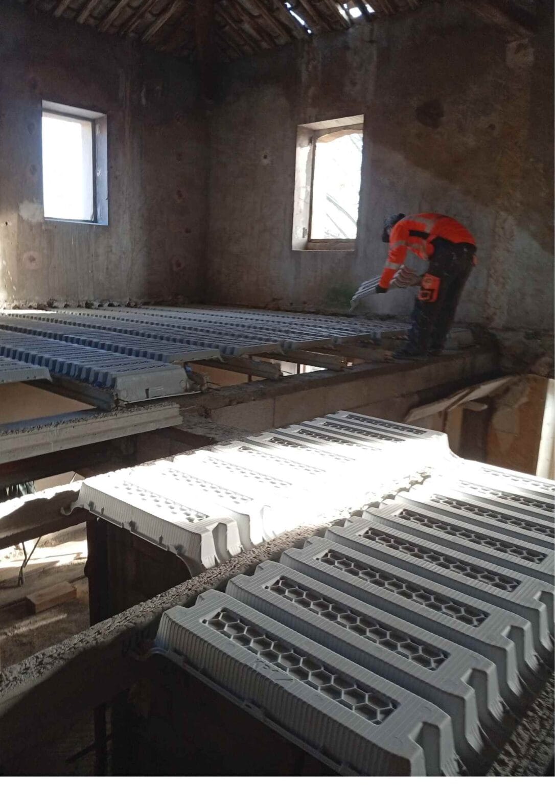 Plancher en cours de préparation pour une extension à toit plat
