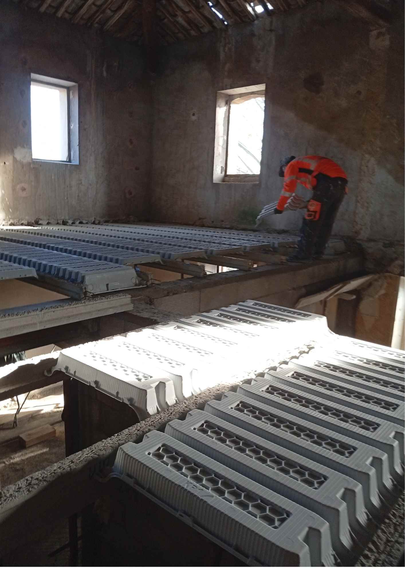 Plancher dalle technique en préparation pour extension toit plat · DTU 23 · chantier LMVP Bouches-du-Rhône