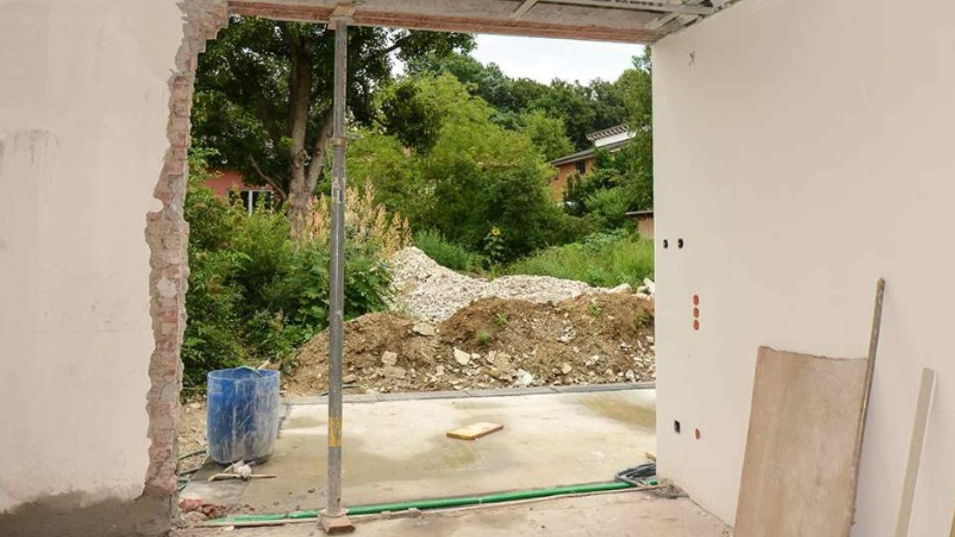 Création d'ouverture à Vitrolles — pose IPN et linteau acier