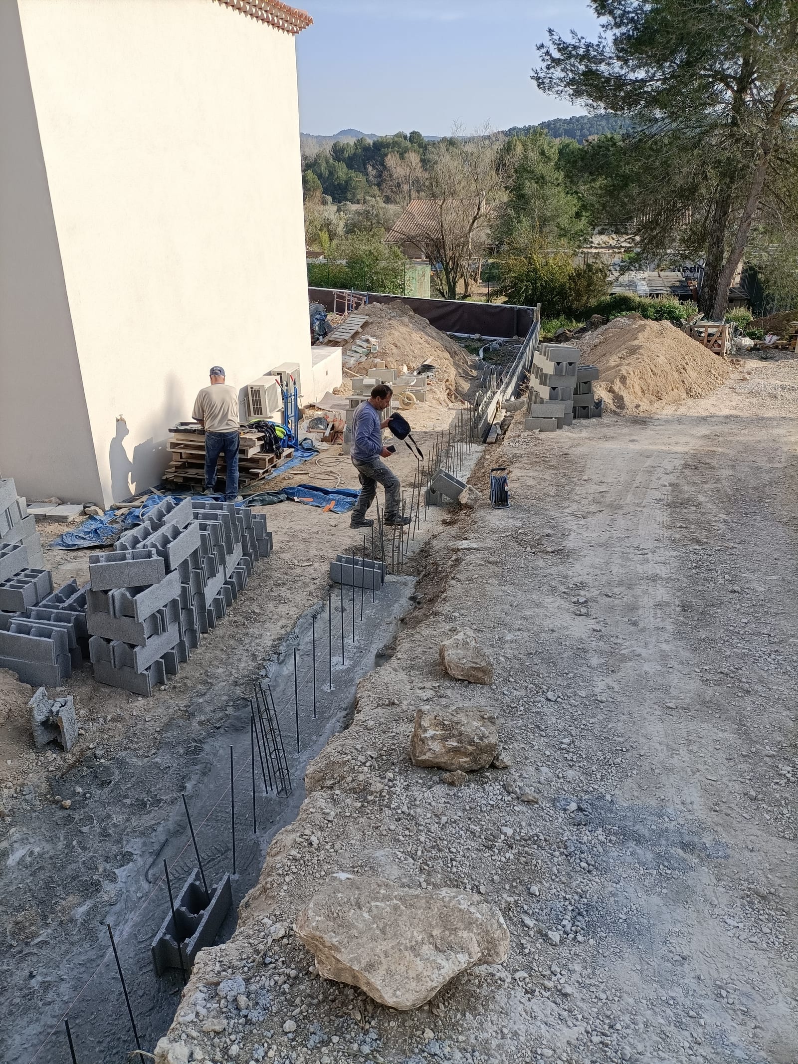 Mur de soutènement Marseille 13009 — réalisation Les Maisons Vertes Provençales