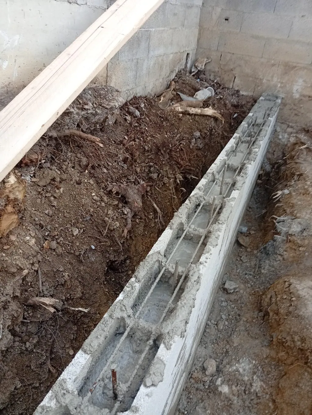 Mur de soutènement édifié sur notre chantier de Saint-Barnabé, à Marseille