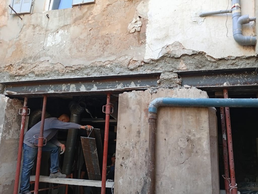 Ouverture d'un mur porteur sur notre chantier d'Aix-en-Provence