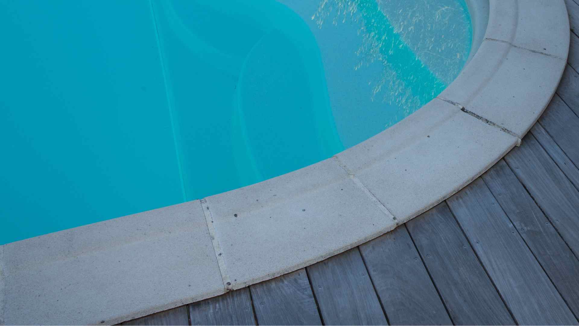 Construction plage piscine Istres — réalisation Les Maisons Vertes Provençales
