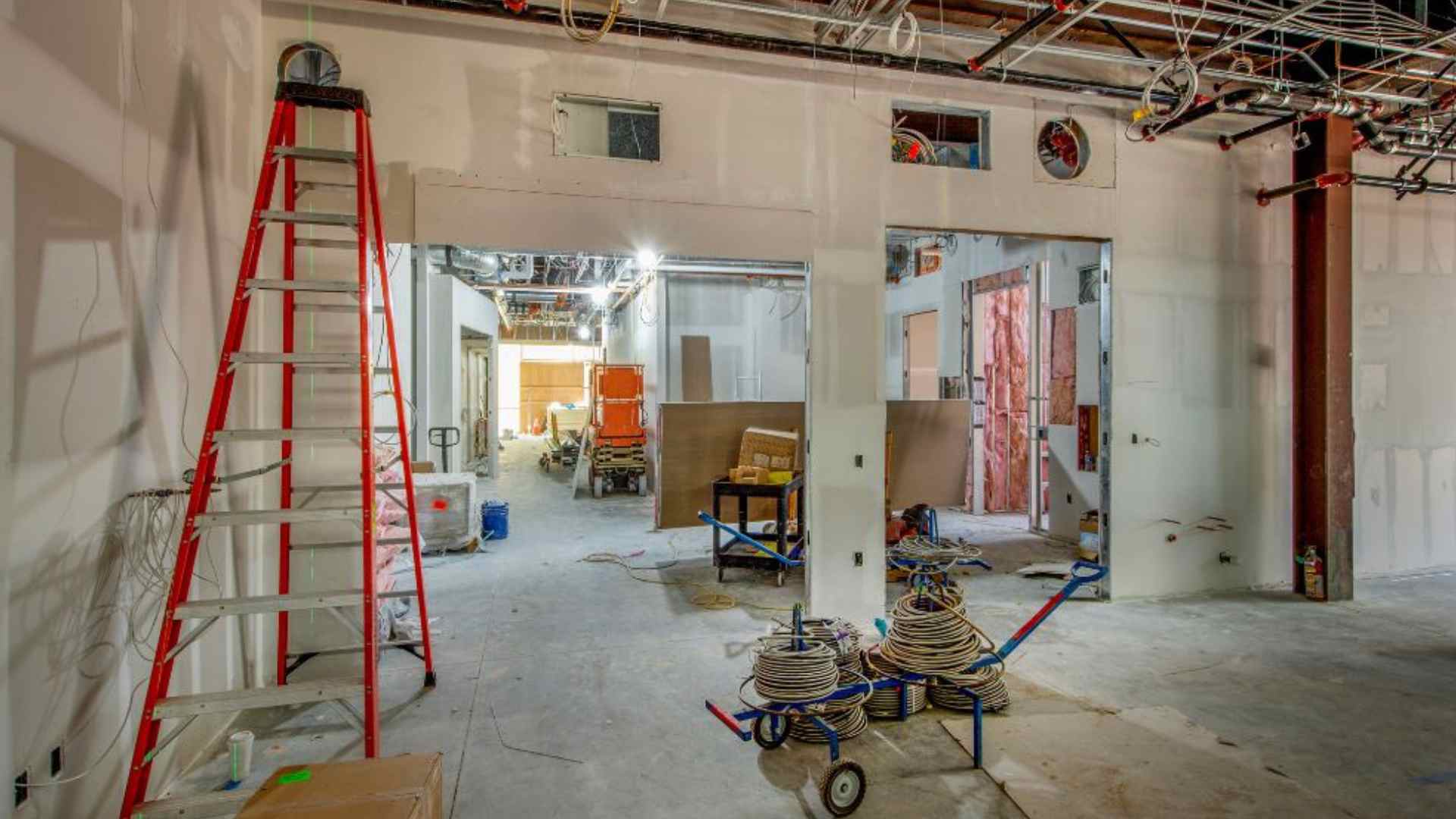Rénovation appartement Marseille — chantier en cours, équipe interne LMVP