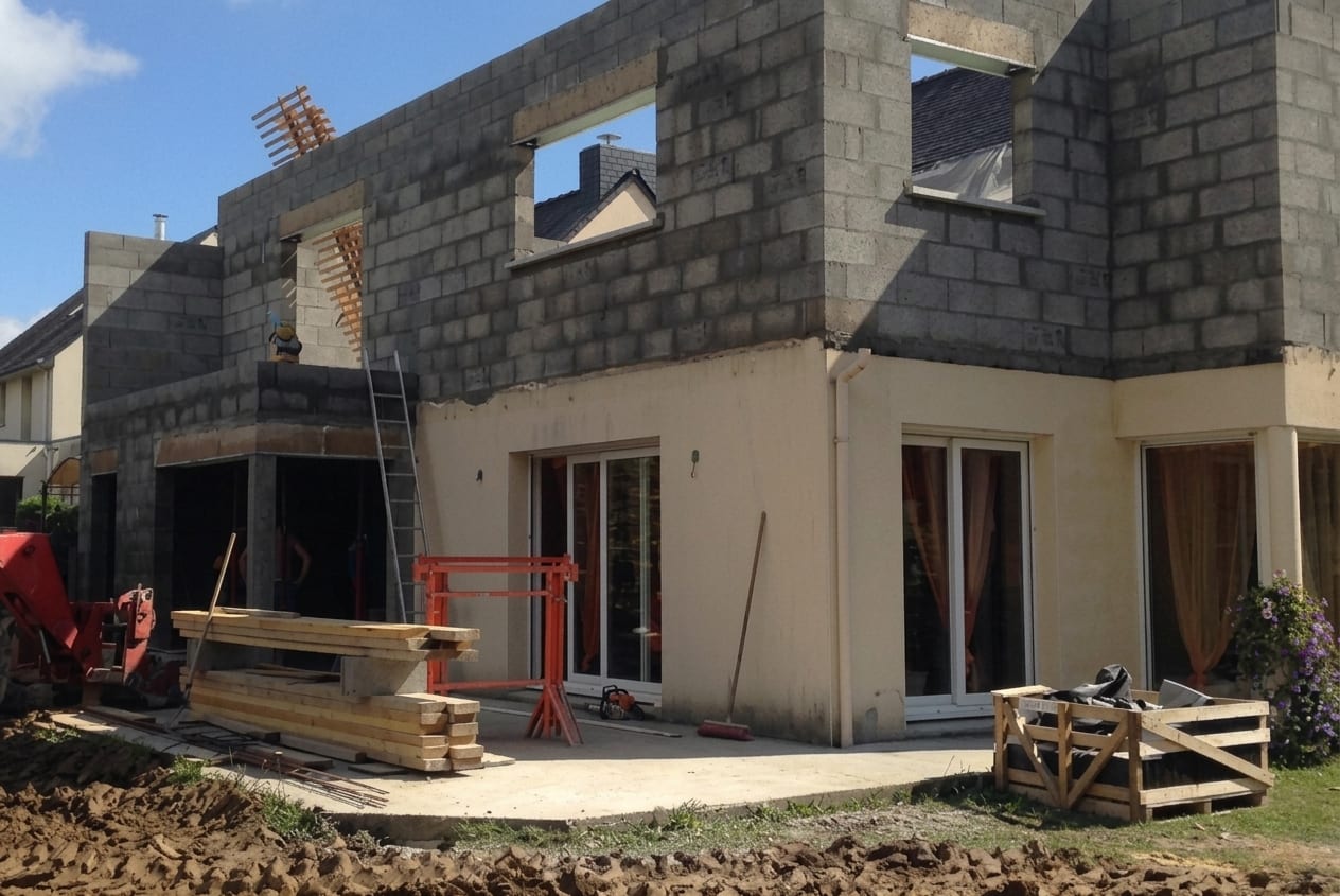 Maison de plain-pied avant travaux de surélévation en Provence