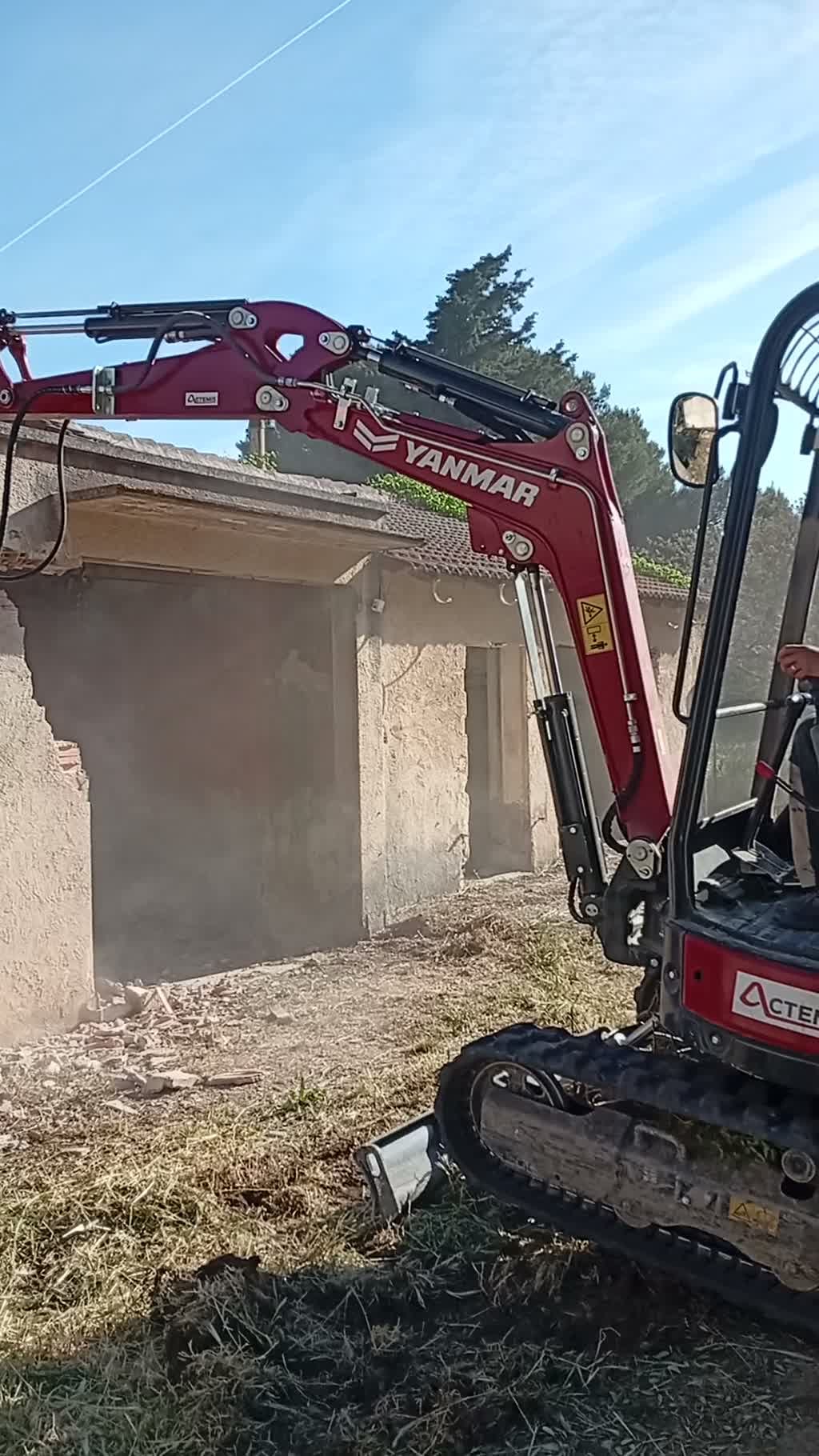 Démolition d'une villa sur notre chantier de Vitrolles